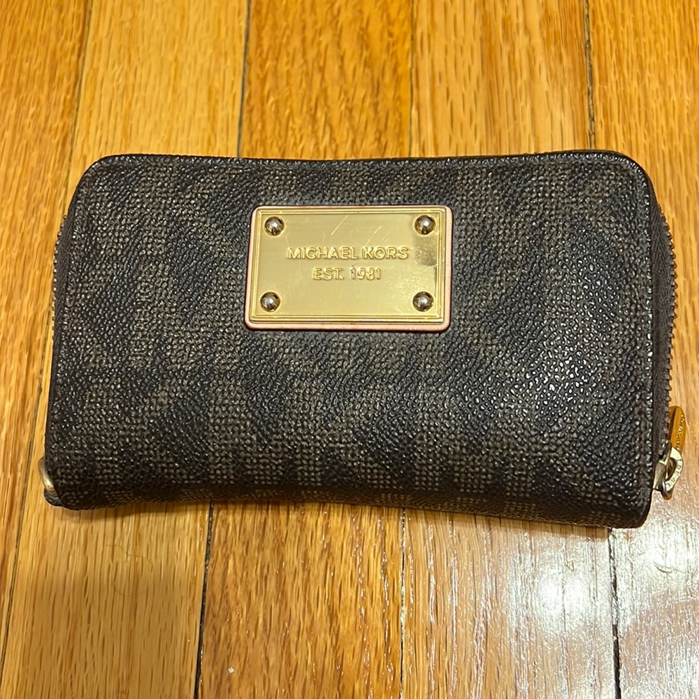 Michael kors wallet